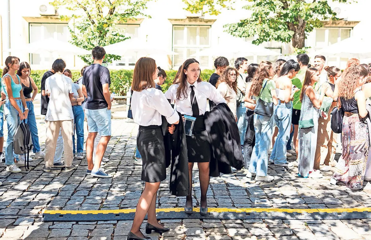 Imagem de contexto do artigo Alunos pobres no Ensino Superior caem quase para metade