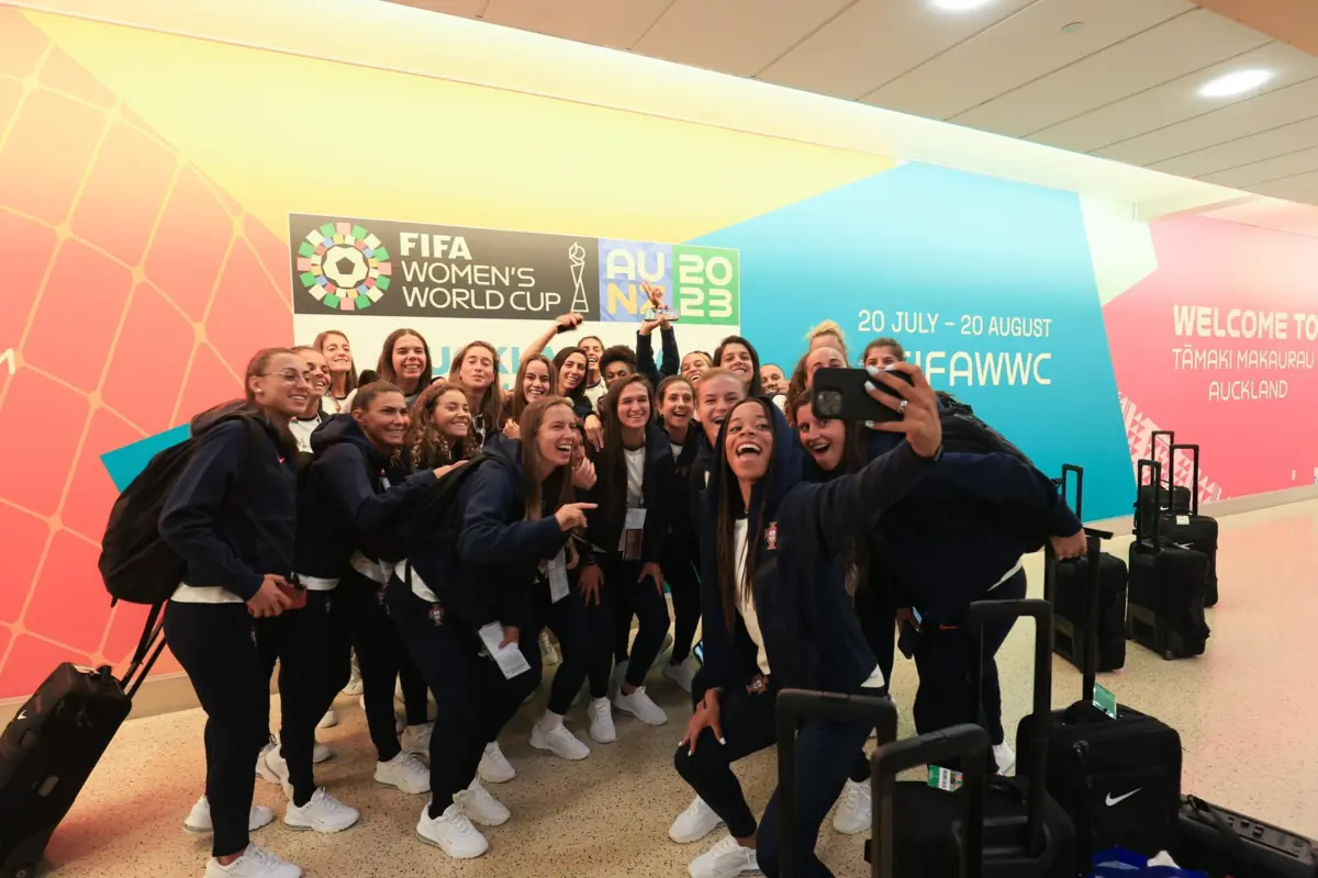 Seleção chegou a Auckland, Nova Zelândia, 11 dias antes da estreia com os Países Baixos, com o objetivo de acelerar a adaptação e atenuar os efeitos do fuso horário
