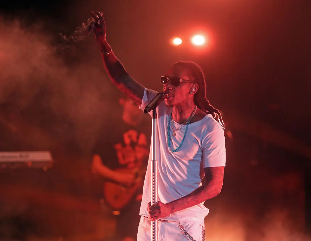 Imagem de contexto do artigo Wiz Khalifa condenado a nove meses de prisão por fumar canábis em palco na Roménia