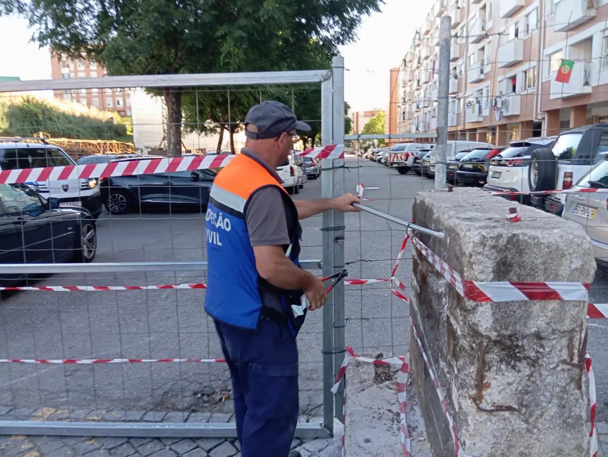 As vedações ilegais foram removidas da Ponte Pedrinha em Braga
