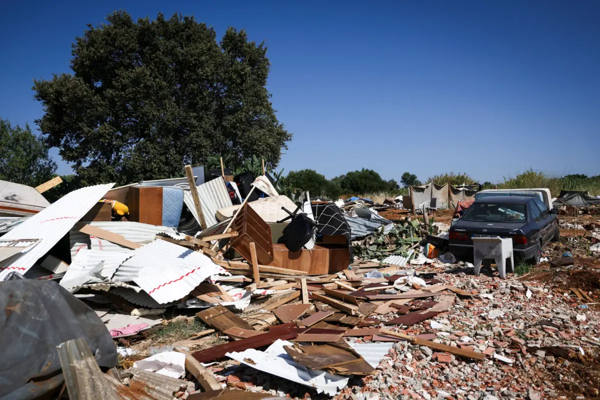 Imagem de contexto do artigo António José Seguro pede respostas a autarcas e Governo para que as pessoas não fiquem sem teto