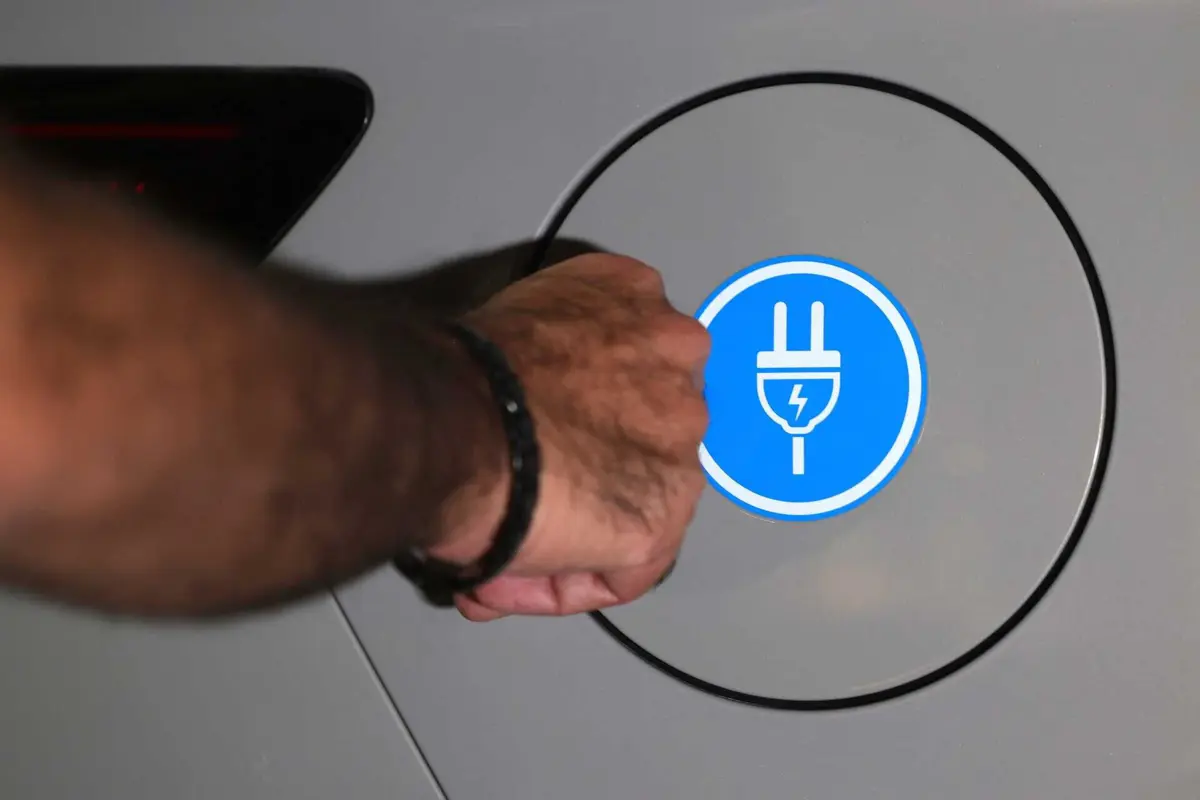 Espanha defende negociações com a China para proteger setor automóvel na Europa