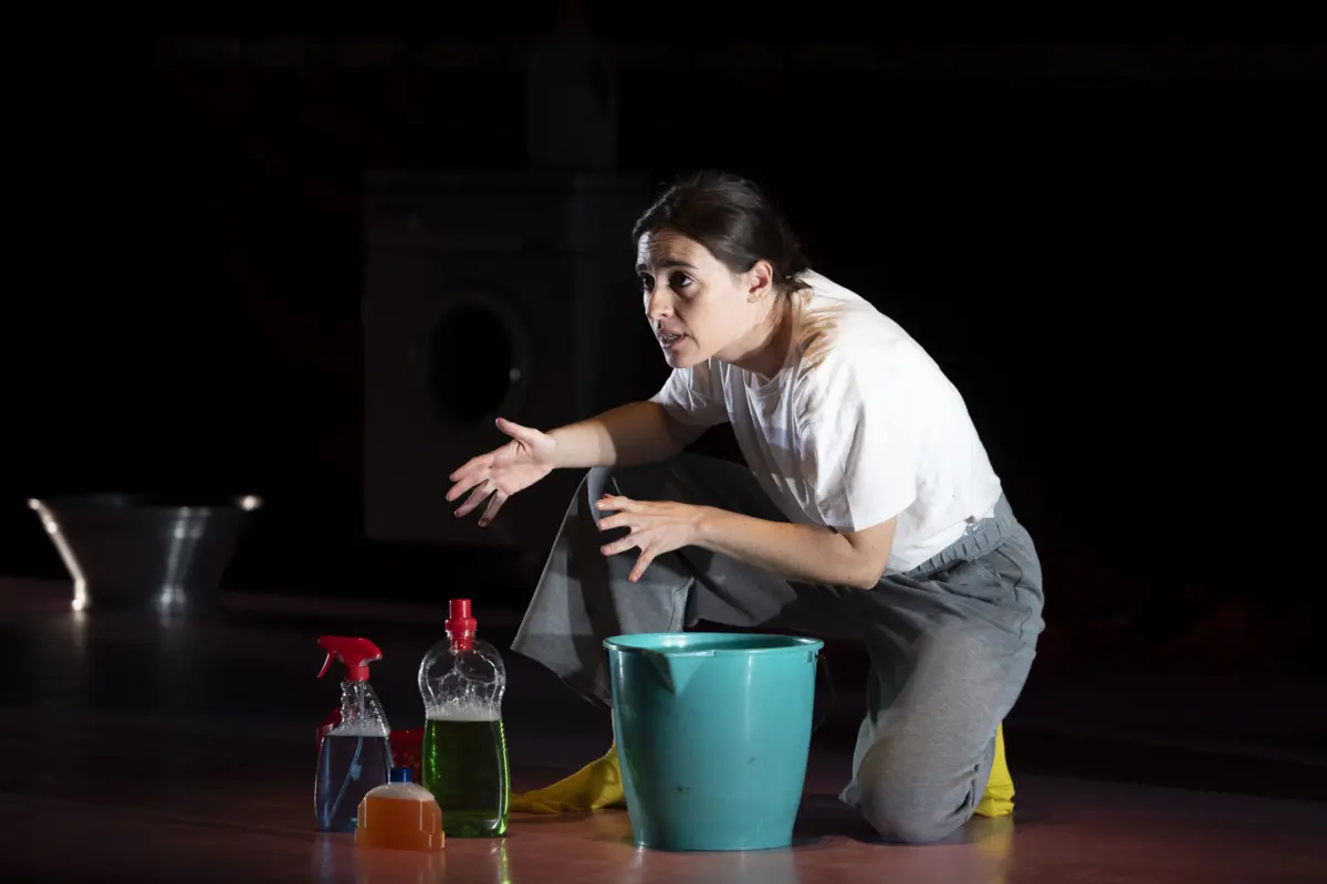 Sara Barros Leitão é uma contadora de histórias nata