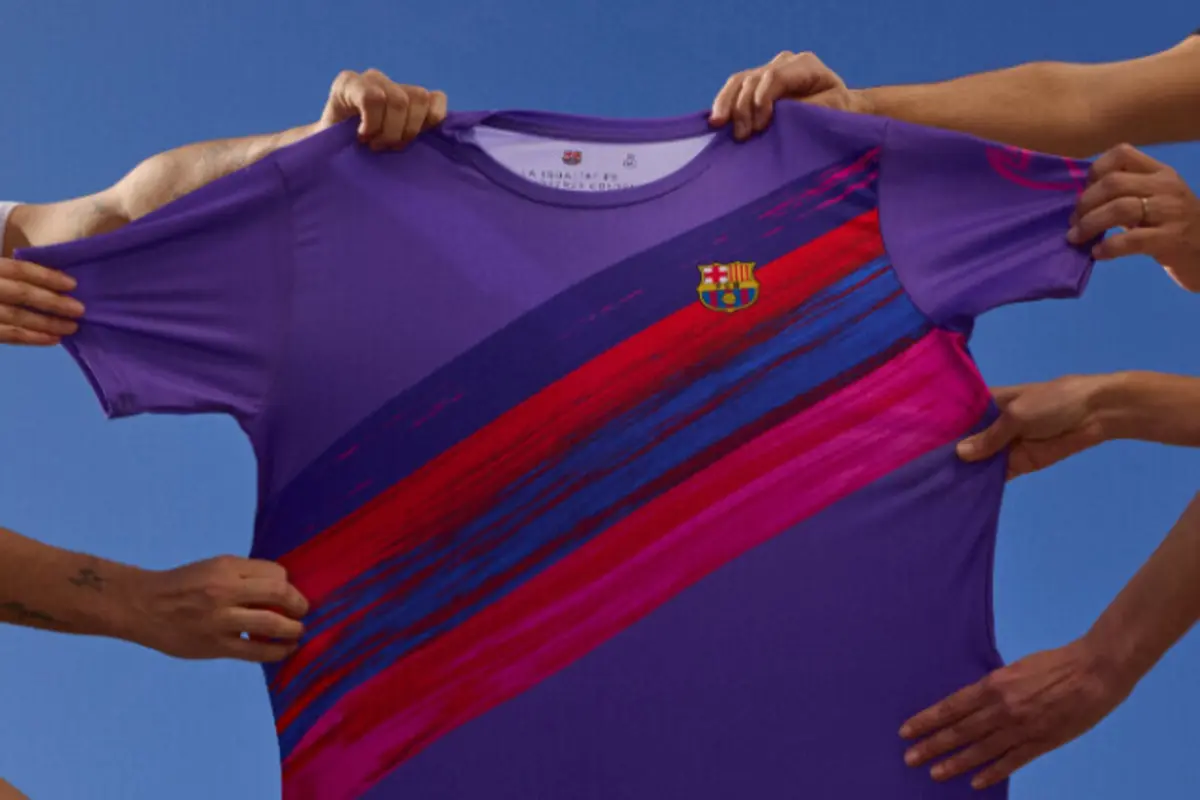 Camisola lilás alusiva ao Dia da Mulher