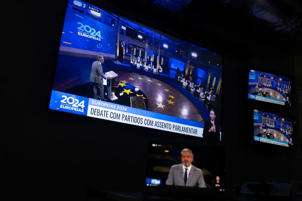 Diretor da SIC afirmou que debates das presidenciais permanecerão divididos entre os três canais generalistas, apesar de recomendação da ERC.