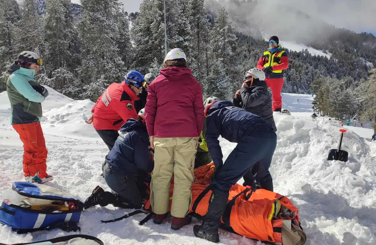 Curso promove formação de resgate em zonas remotas de montanha