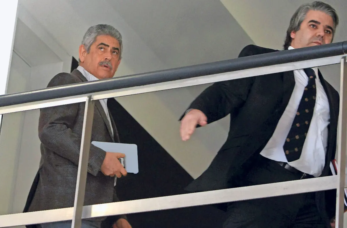 Luís Filipe Vieira e Paulo Gonçalves garantem terem agido de acordo com a Lei