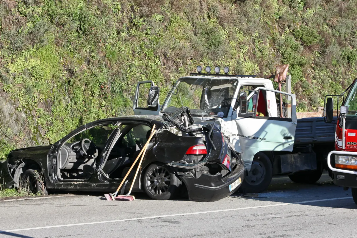 Acidente cortou a EN108