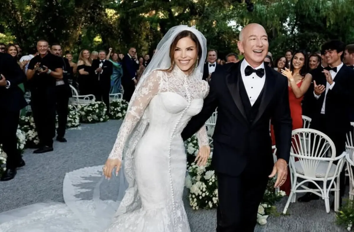 Nas redes sociais, depois de adotar o apelido Bezos, Lauren Sánchez partilhou a primeira imagem do casamento
