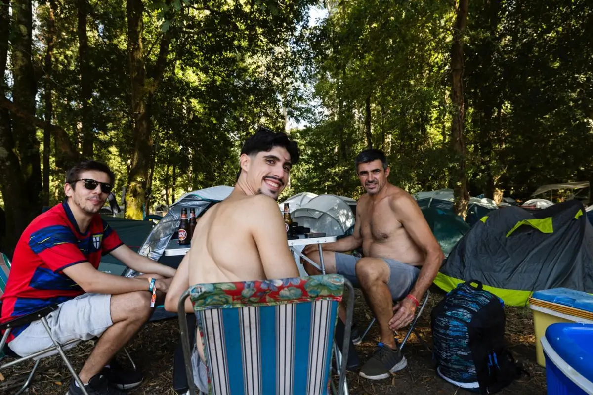 Filho deu como prenda de casamento ao pai ir ver os James sem a mãe