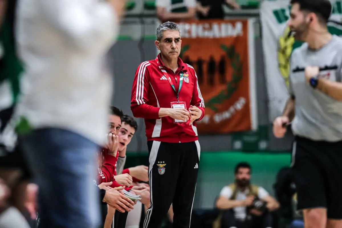 Jota González atravessa fase negativa como treinador do Benfica