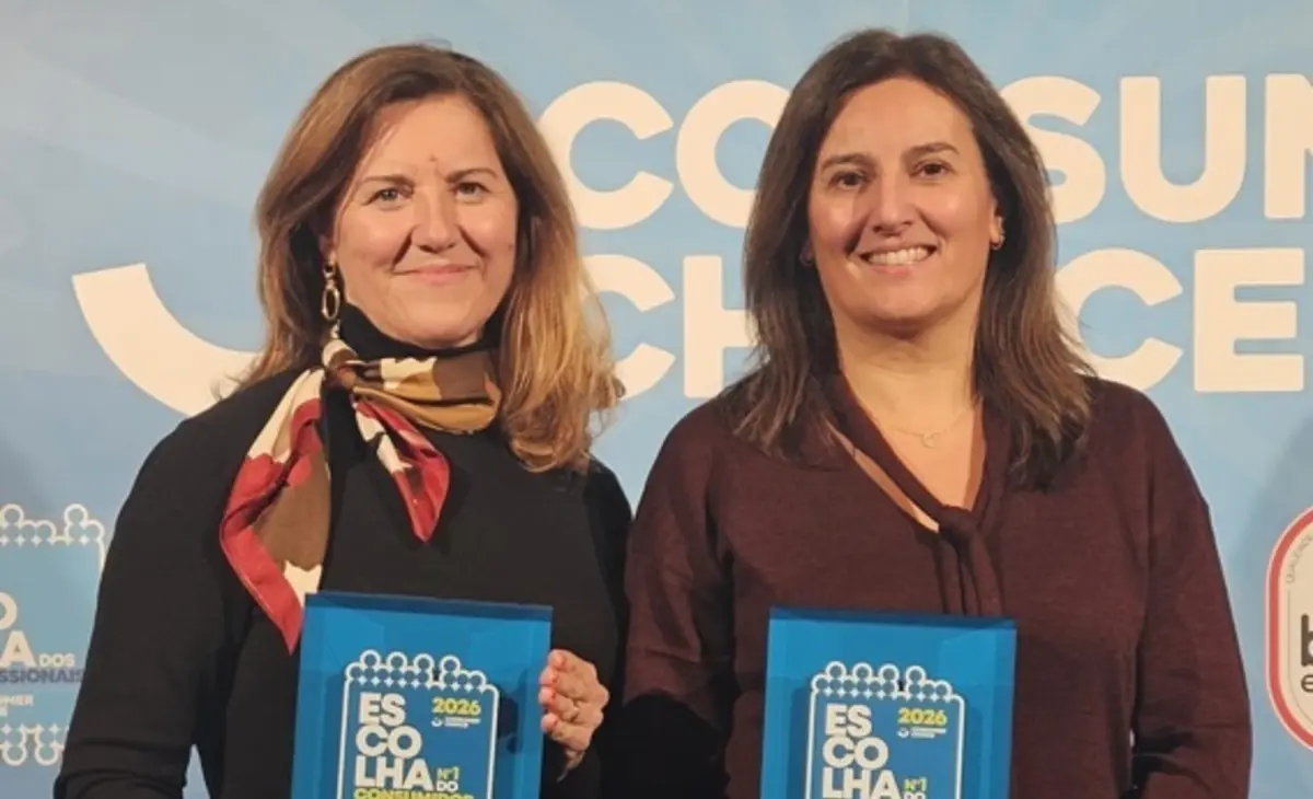 Carla Ascensão e Susana Silva, do Marketing da NI, receberam os prémios