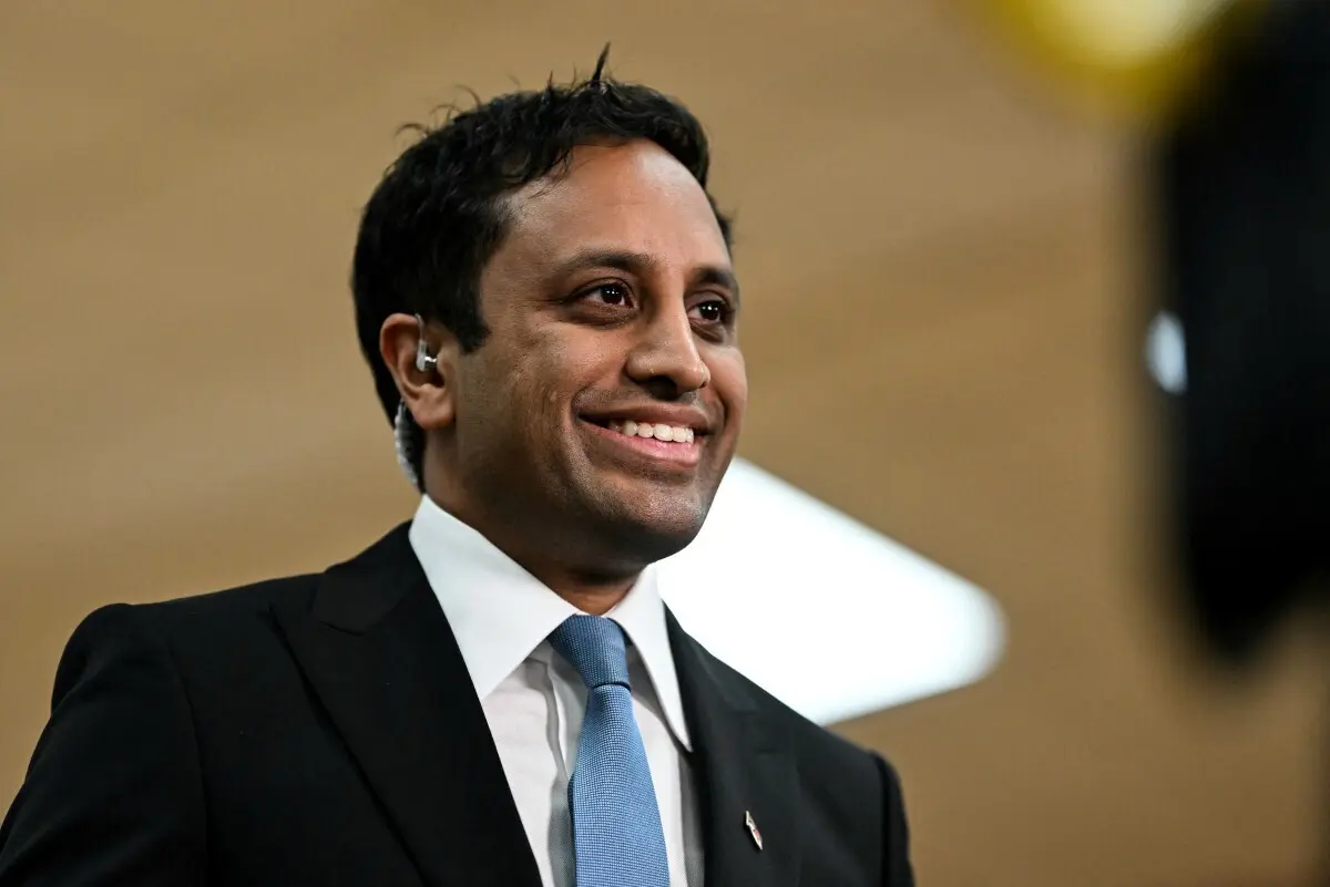 Zia Yusuf anunciou este domingo que regressará à formação de Nigel Farage