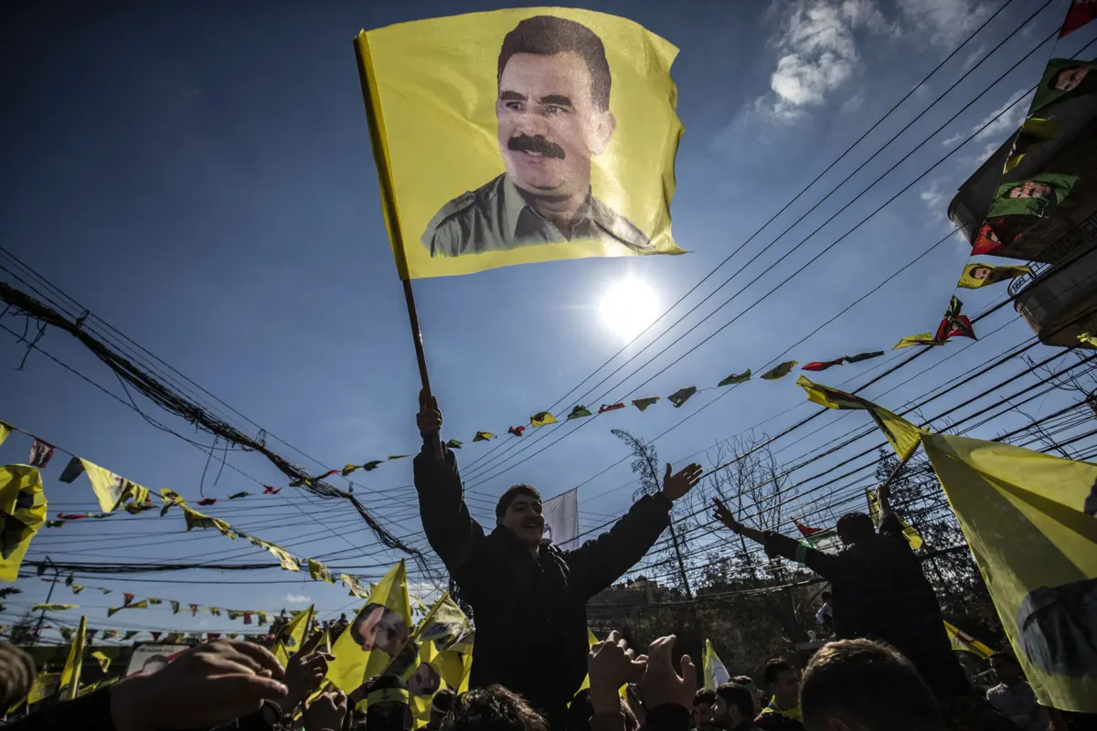 Abdullah öcalan, de 75 anos, afirma estar assim a responder às autoridades turcas e a “outras partes”, no final de um processo iniciado no outono pelo principal aliado do Presidente turco