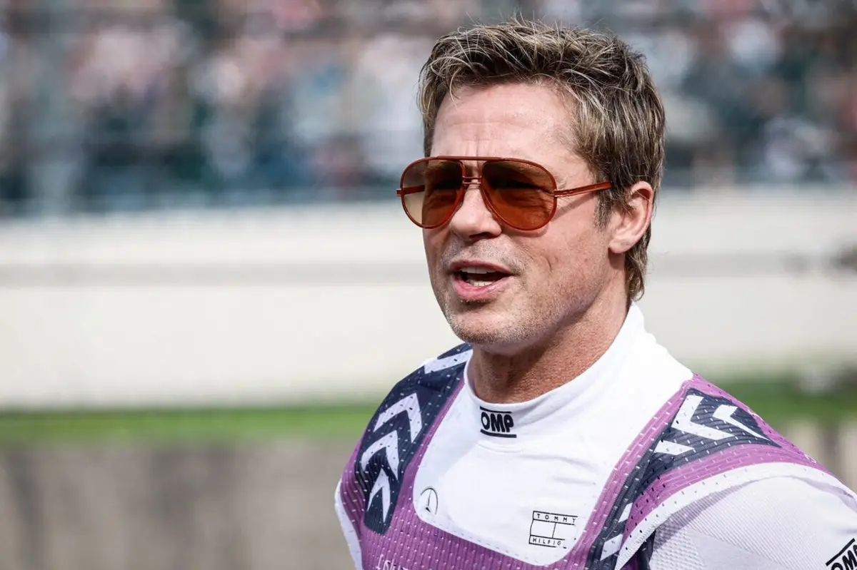 Imagem de contexto do artigo Brad Pitt treinou com Lewis Hamilton para "F1" e "gostava de fazer tudo outra vez"