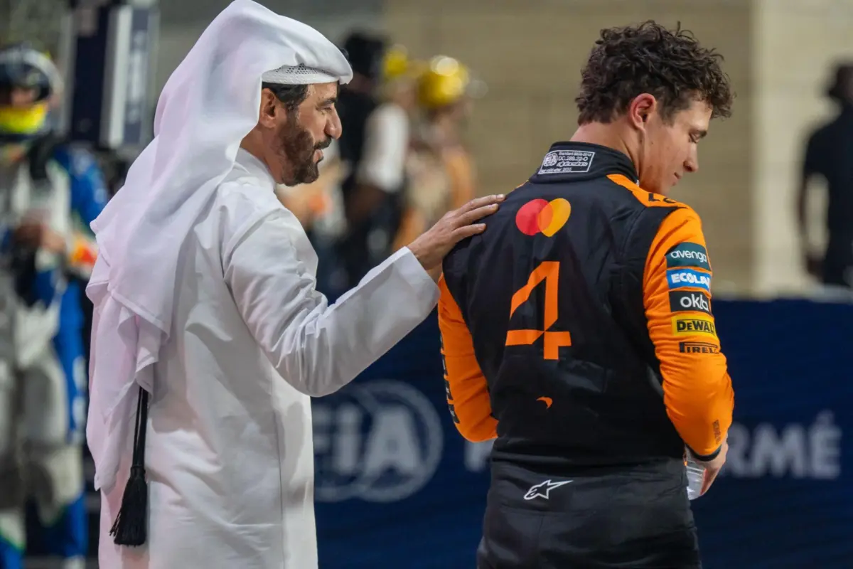 Ben Sulayem com Lando Norris, piloto da McLaren e campeão de F1