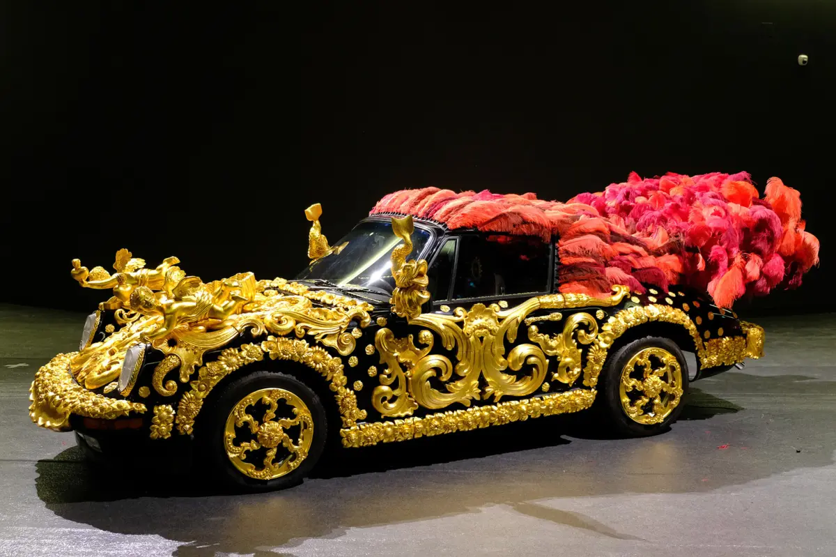 Imagem de contexto do artigo Um Porsche transformado em coche na nova exposição de Joana Vasconcelos