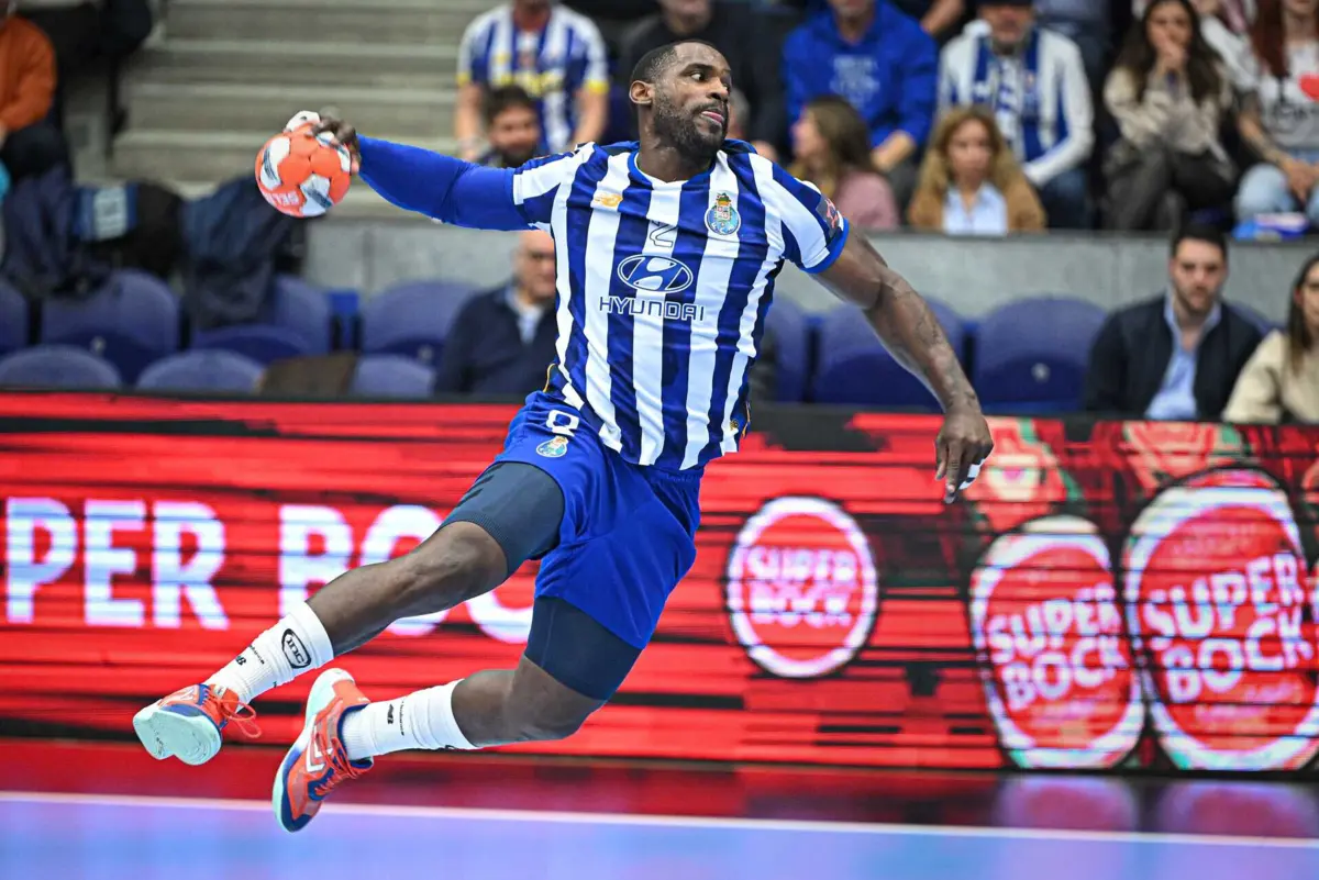 F. C. Porto venceu por 35-28