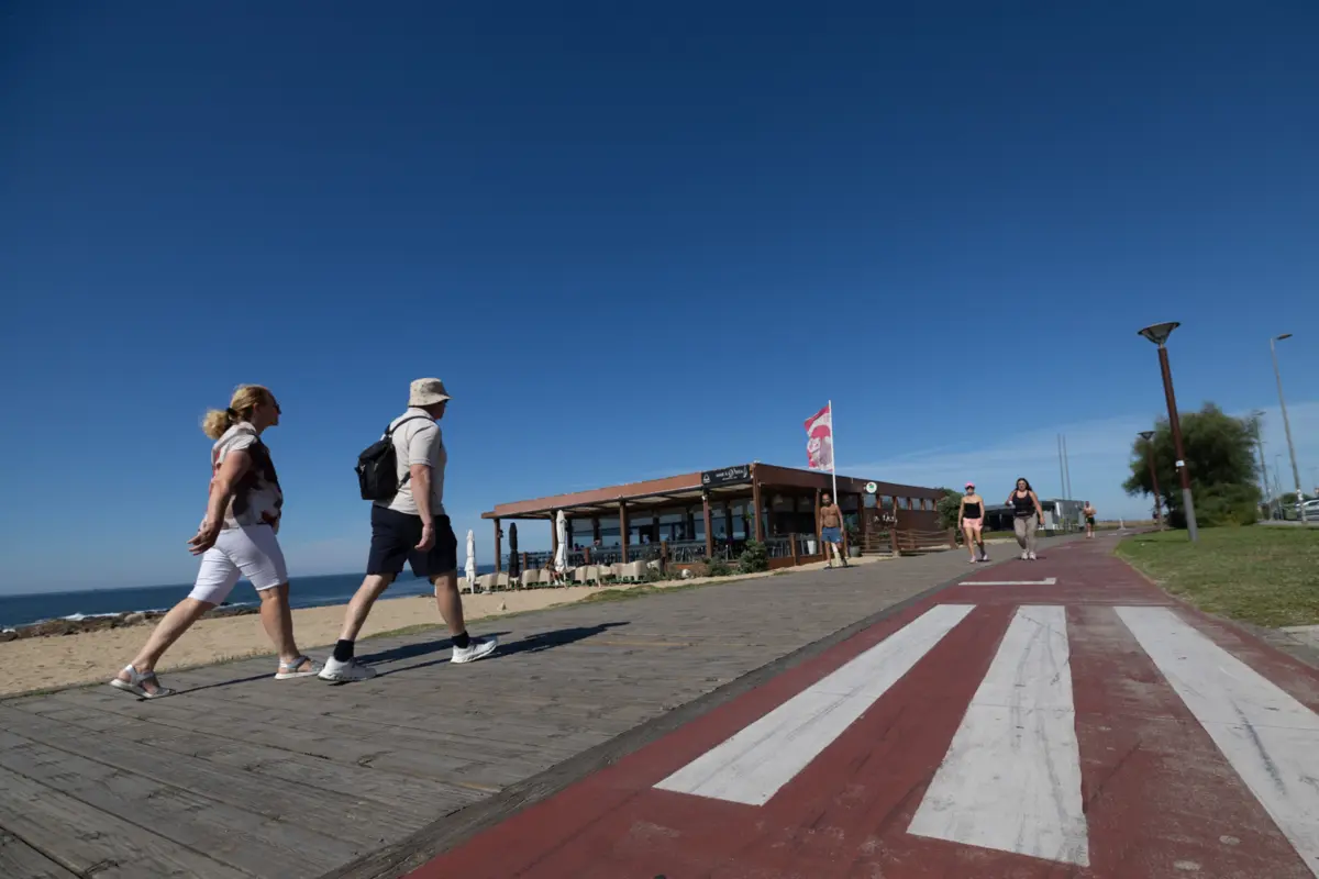 Marginal atlântica de Gaia tem muitos visitantes e cada vez mais moradores