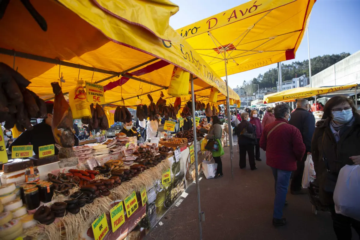 Maioria dos feirantes foi ouvida na Feira dos Carvalhos