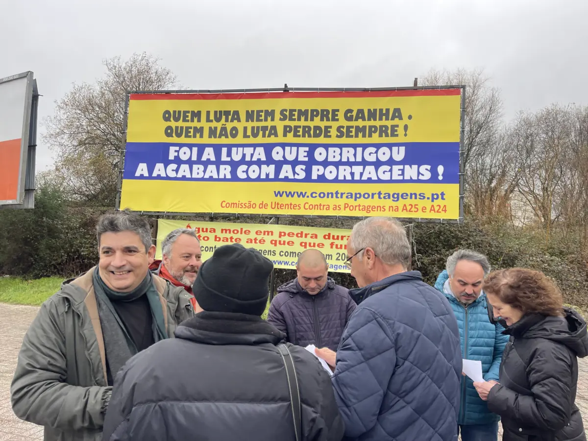 Imagem de contexto do artigo Comissão exige retirada dos pórticos na A24 e A25