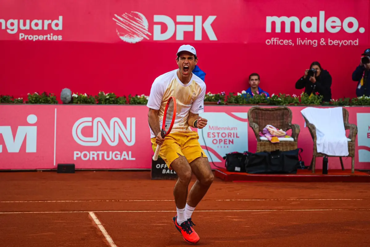 Nuno Borges deu a volta a um 6-0 e apurou-se para a segunda ronda do Estoril Open