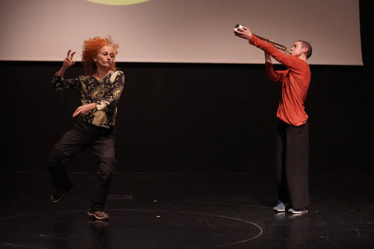 "Cloud nine": Vera Mantero usa a voz como instrumento e Susana Santos Silva dança.