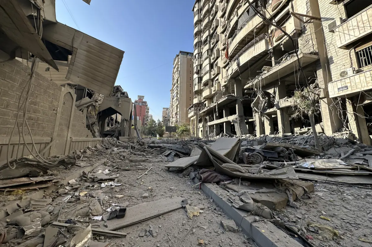 Segundo as autoridades libanesas, os confrontos e bombardeamentos mataram mais de duas mil pessoas