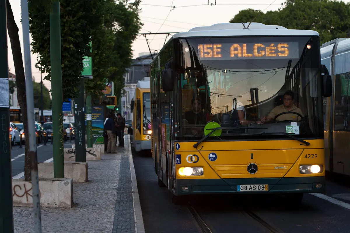 Aos clientes da CP, recomenda-se a utilização do elétrico 15E