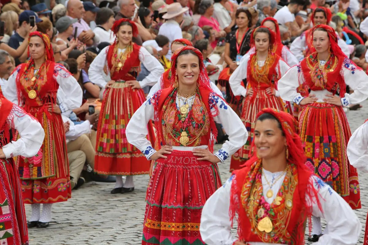 Desfile da Mordomia juntou, em 2023, mais de 900 mulheres pelas ruas de Viana