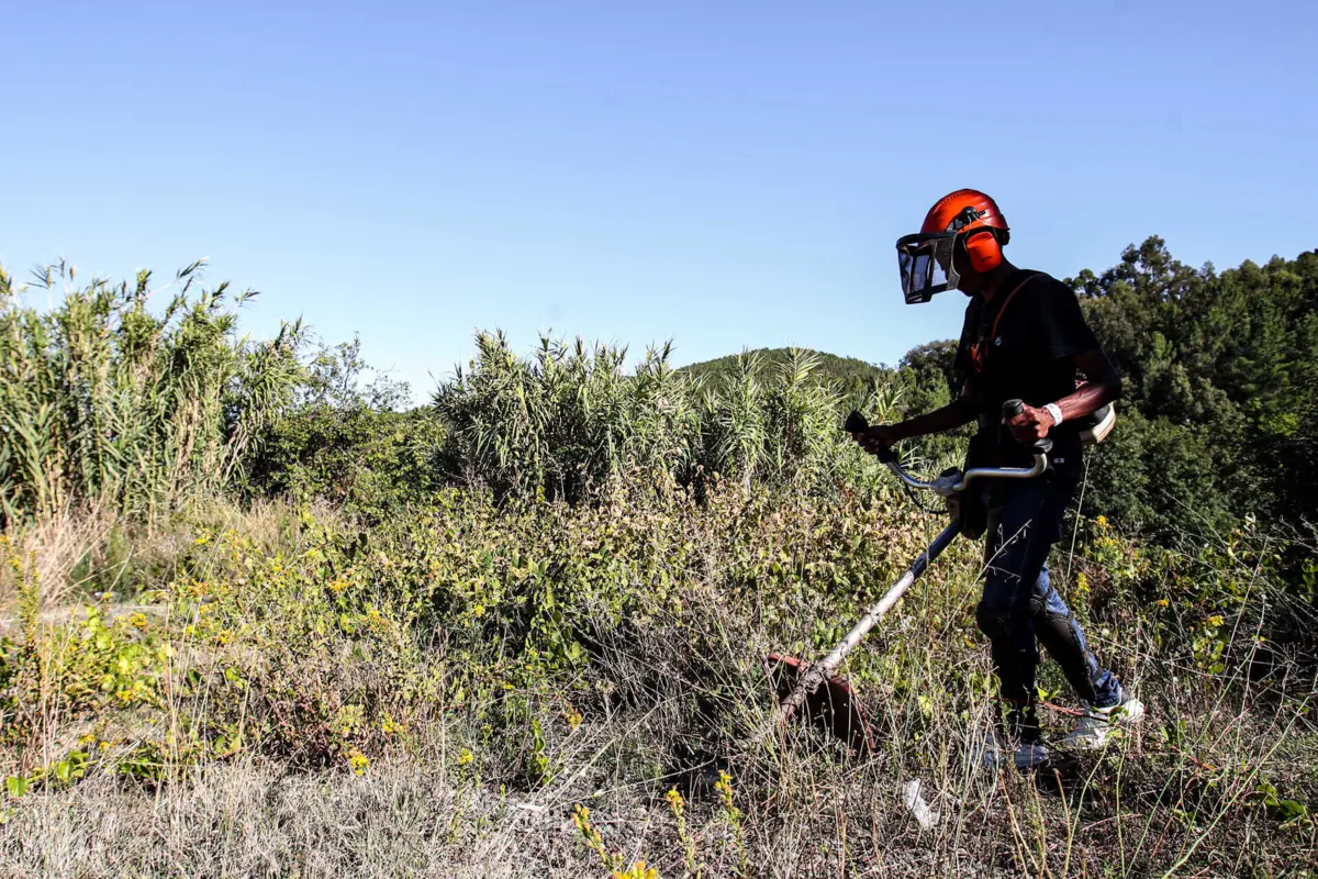 Vítimas trabalhavam mais de 12 horas diárias, apenas com 15 minutos para almoço