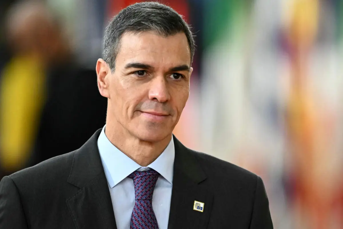 Numa declaração de poucos minutos, Sánchez anunciou a saída da ministra da Educação e Desporto, Pilar Alegría,