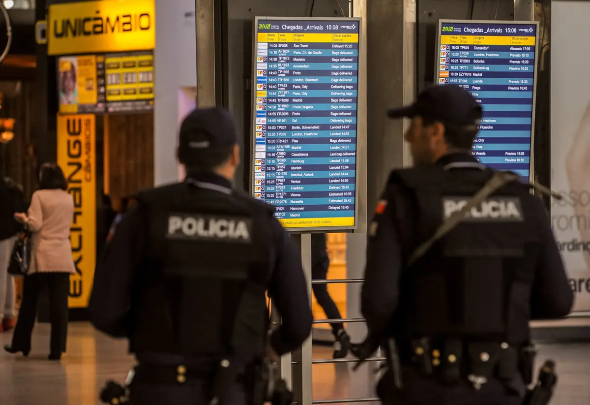 Mulher injuriou agentes da PSP