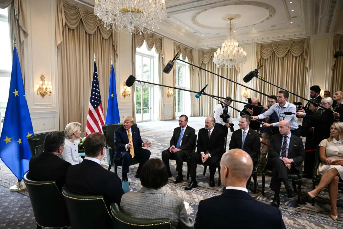 Ursula von der Leyen e Donald Trump encontraram-se na Escócia para discutir acordo comercial