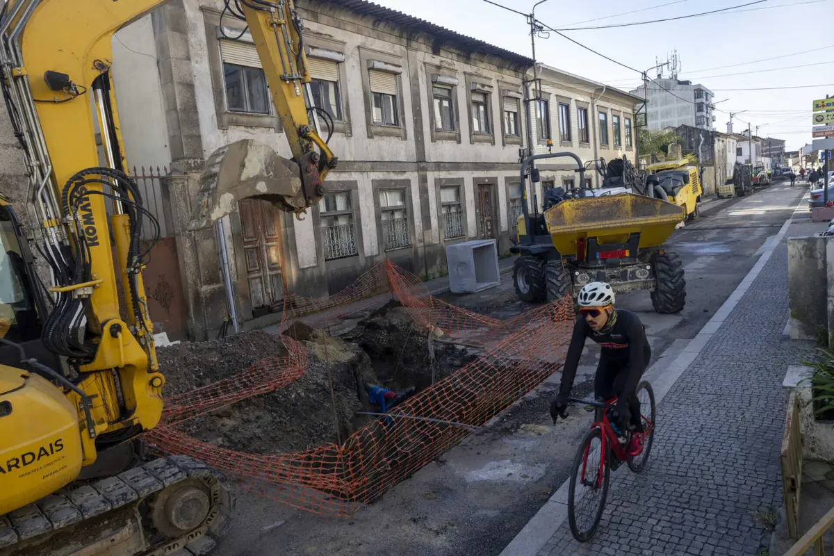Estrada está cortada entre o Corim e a Pícua por causa das obras