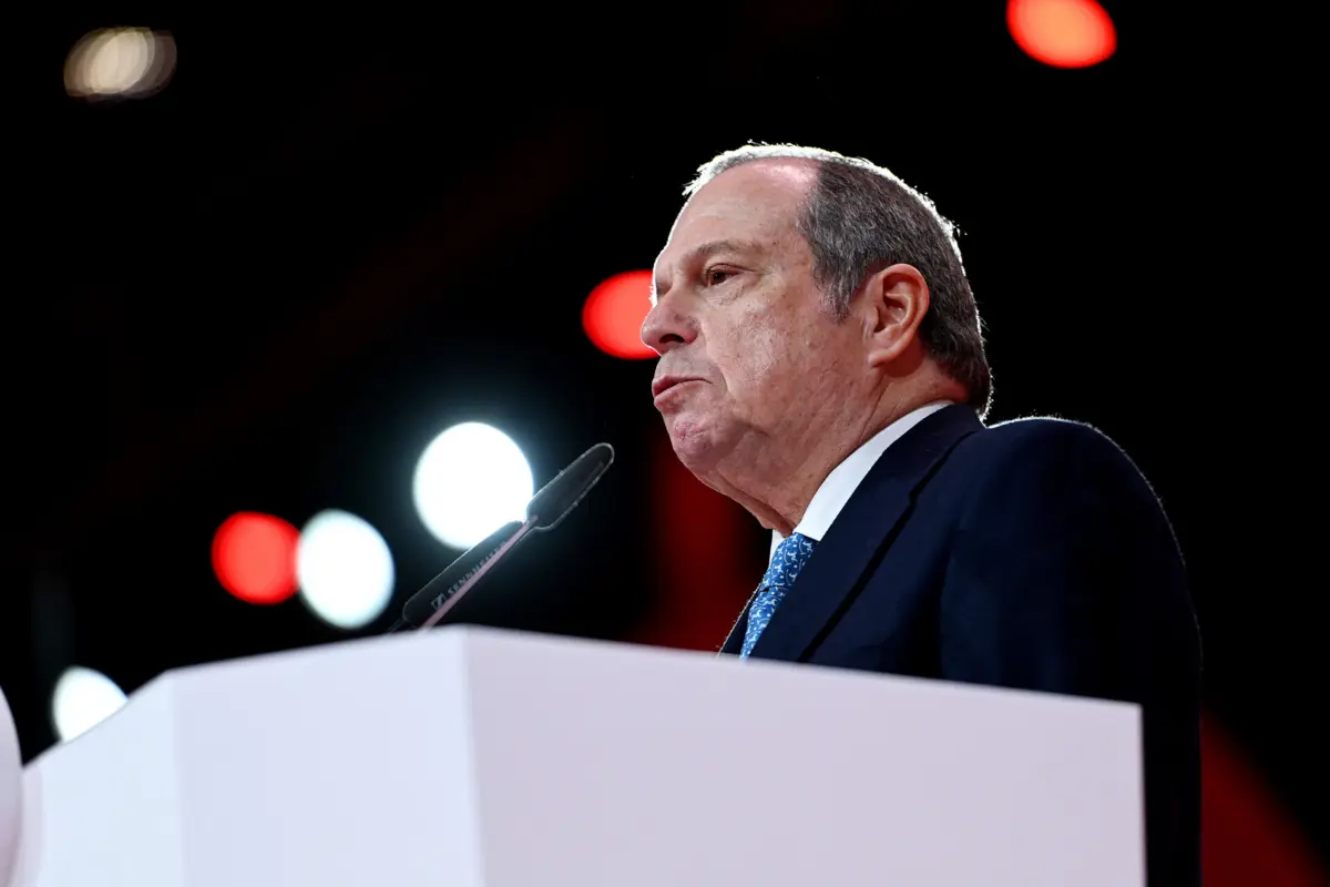 Carlos César diz que não é candidato a Belém