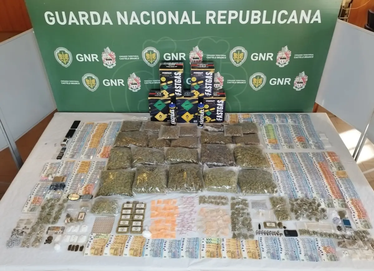 Entre a droga apreendida estão 20 mil doses de LSD líquido