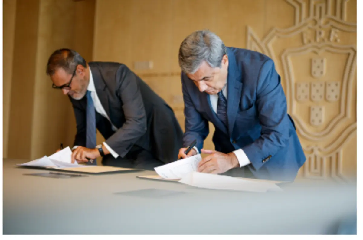 Assinatura da renovação do protocolo juntou Rui Diniz, presidente da Comissão Executiva da CUF, e Fernando Gomes, líder da FPF