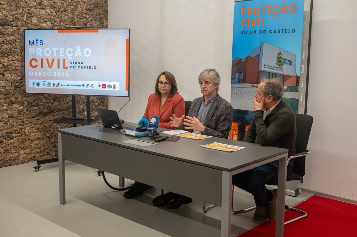 Durante 30 dias, vão ser realizadas ações junto da comunidade, que vão desde simulacros, exposição de viaturas e demonstrações de equipamento a mesas redondas, contacto com escolas, contos infantis,