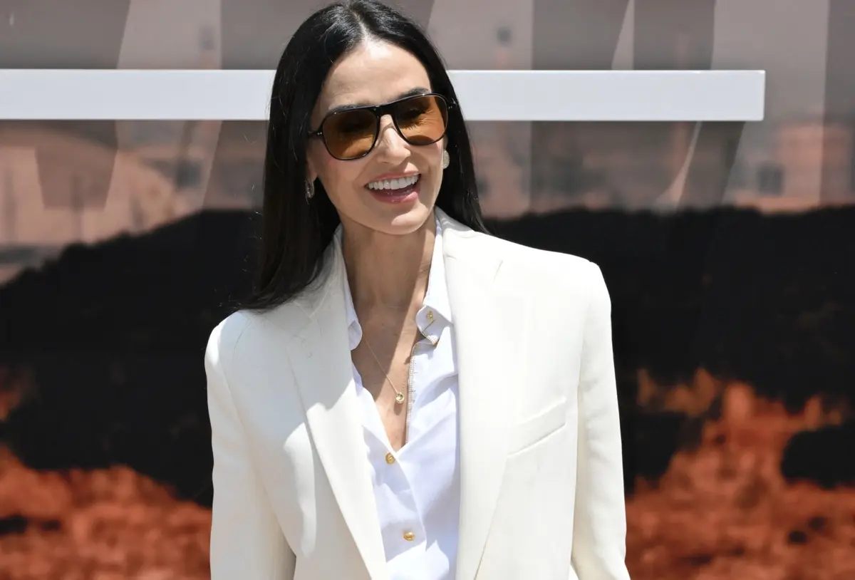 Demi Moore, que foi casada com Bruce Willis, elogia atitude e cuidados da atual mulher do ator