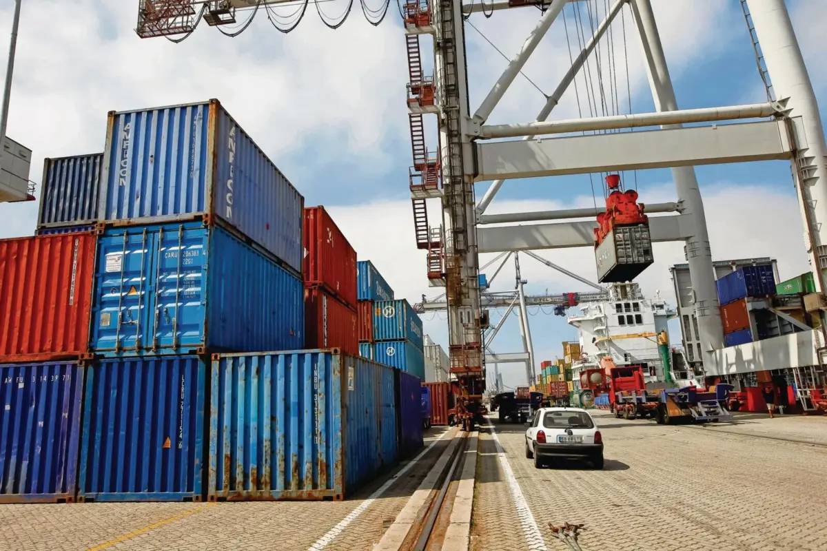 Cocaína estava escondida num contentor com polpa de morango