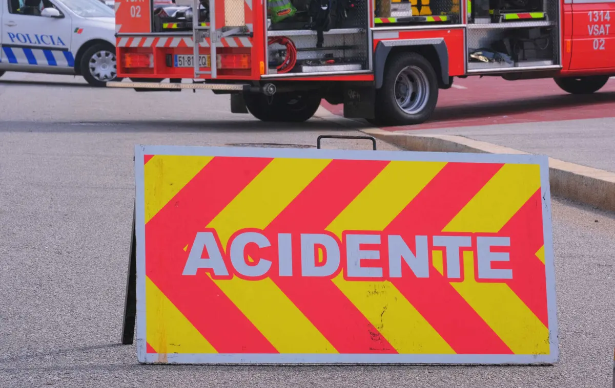 Acidente aconteceu na A27, em Ponte de Lima