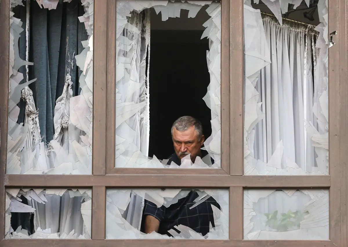 Destruição causada por ataque de drone em Kiev