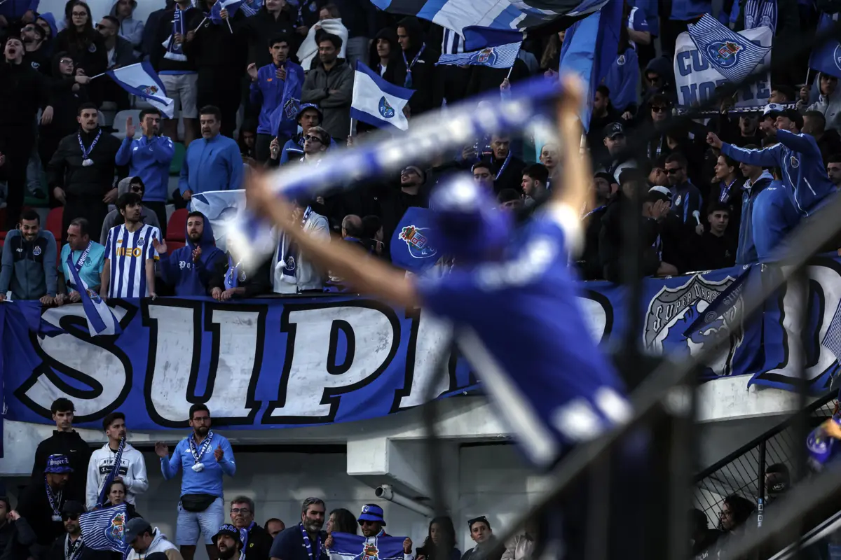 Anselmi foi apupado pelos adeptos