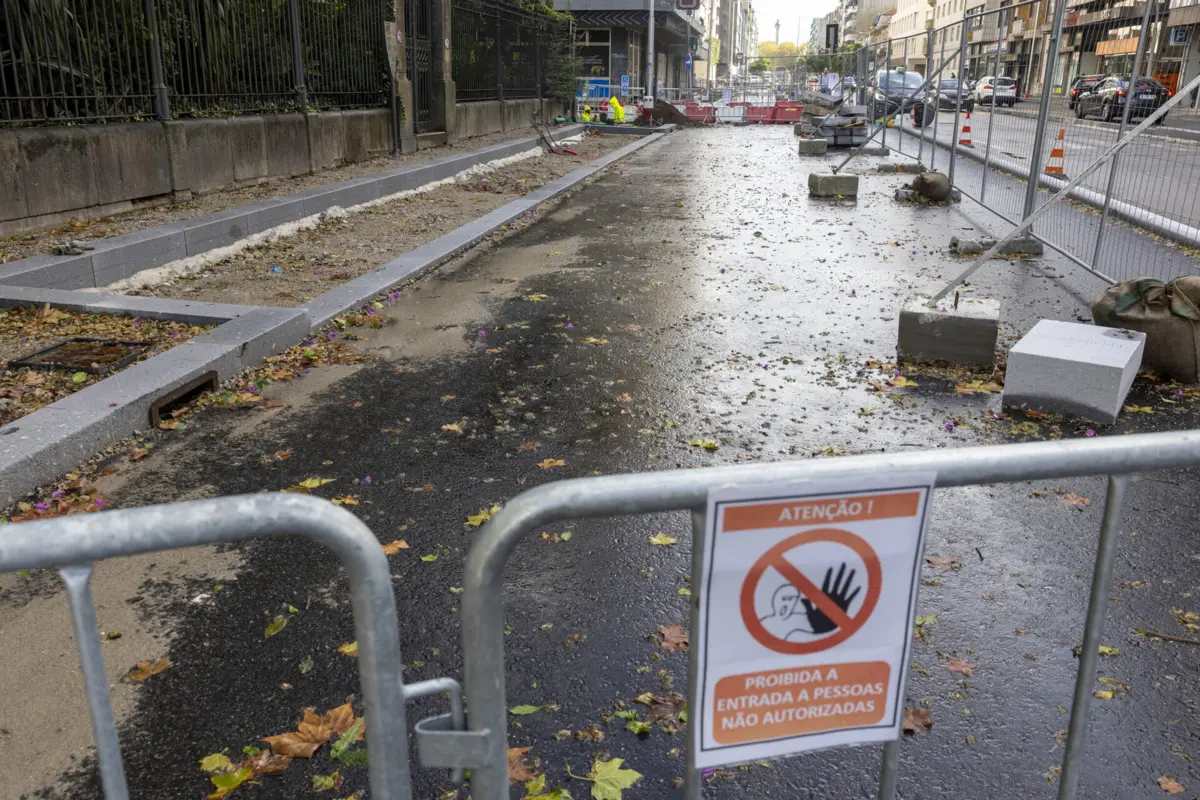 Limitações à circulação rodoviária, por causa das obras do metroBus, vão ocorrer entre as próximas segunda e quinta-feiras