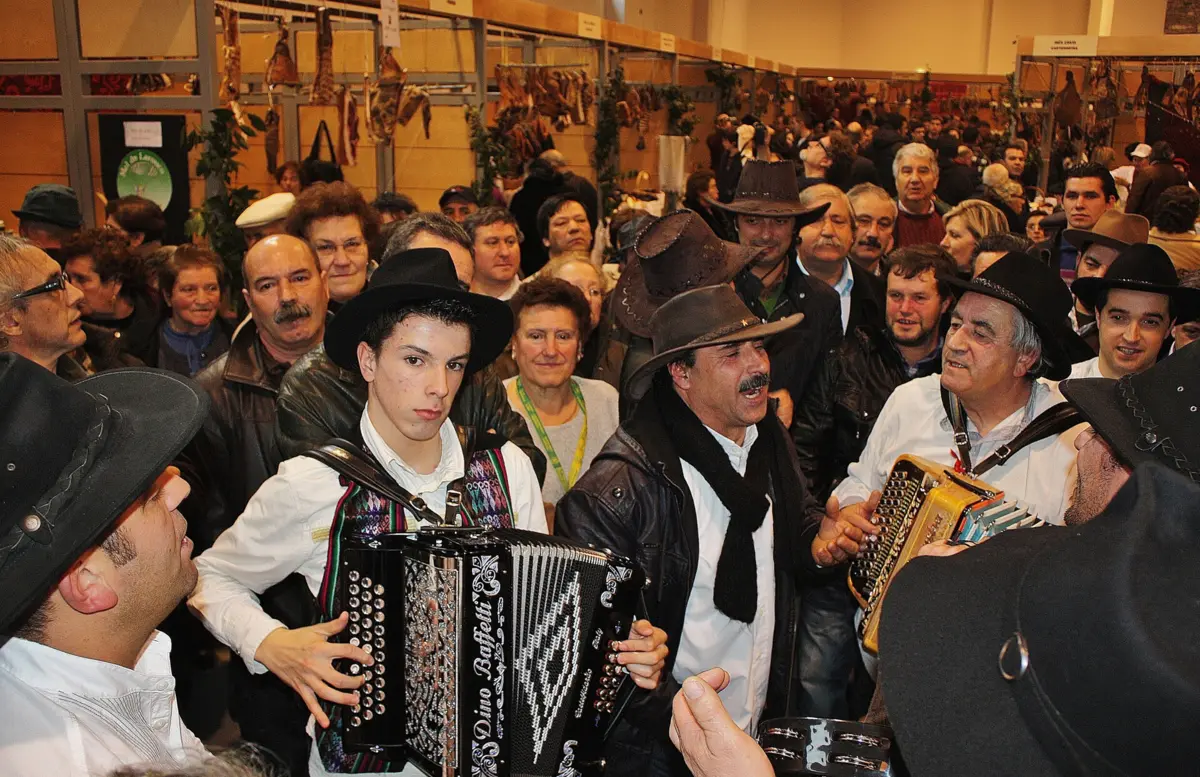 Imagem de contexto do artigo Na Feira do Fumeiro de Montalegre, prova-se a tradição barrosã