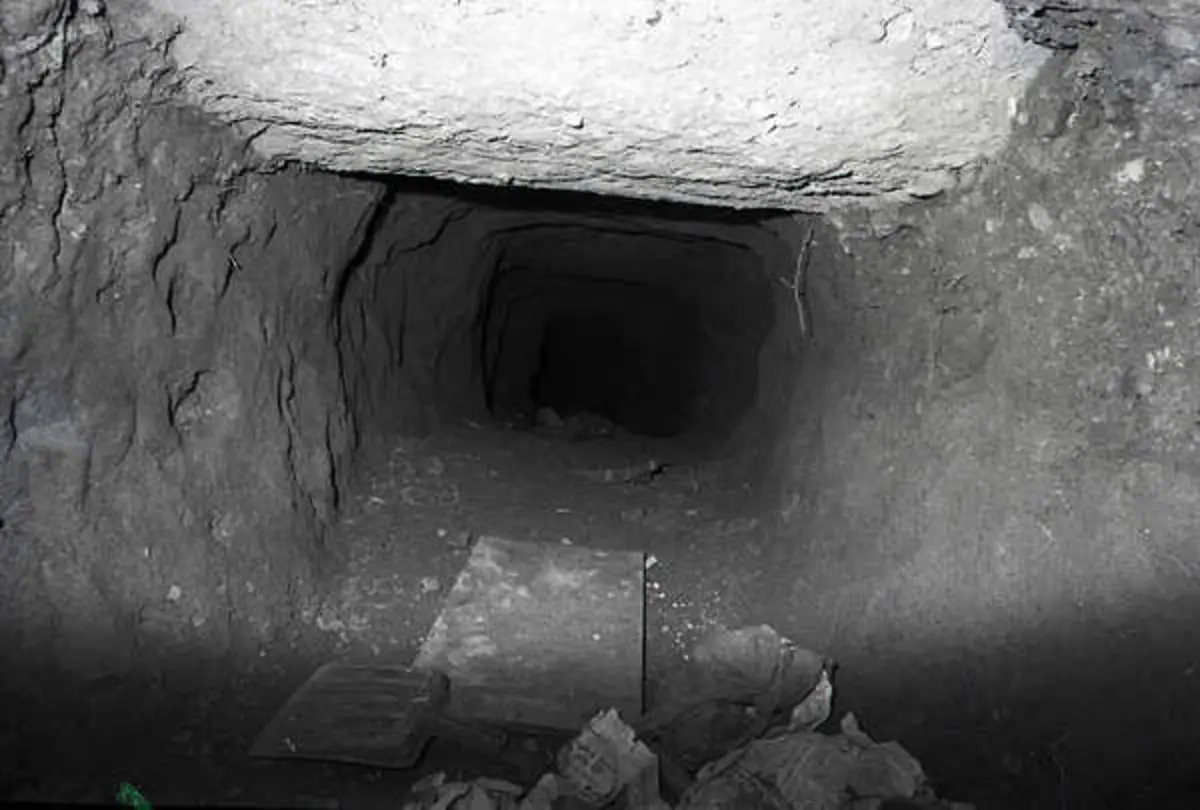 Autoridades encontraram túnel que tinha sido escavado ao longo de quase um mês, para a maior fuga de reclusos em Portugal