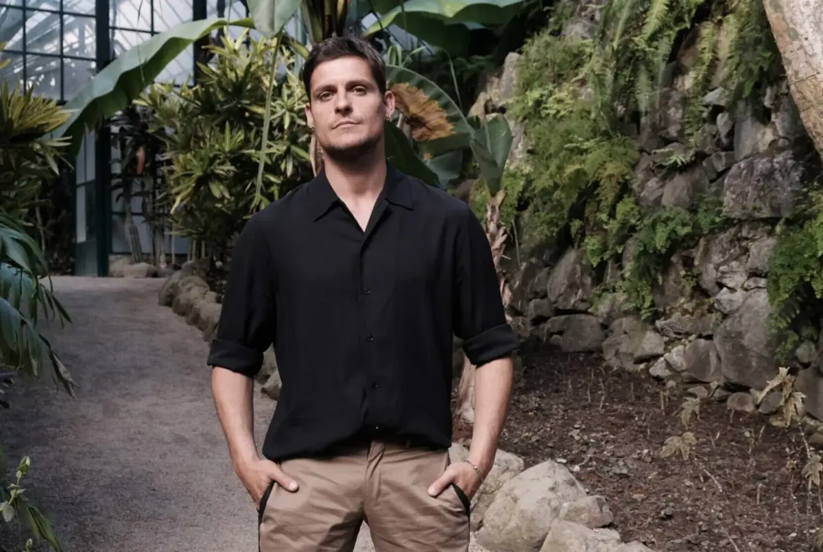 Ouvido primeiro pela GNR, Carloto Cotta começou por negar as agressões e qualquer tipo de atividade sexual. Mais tarde, disse à PJ ter tido relações sexuais consentidas