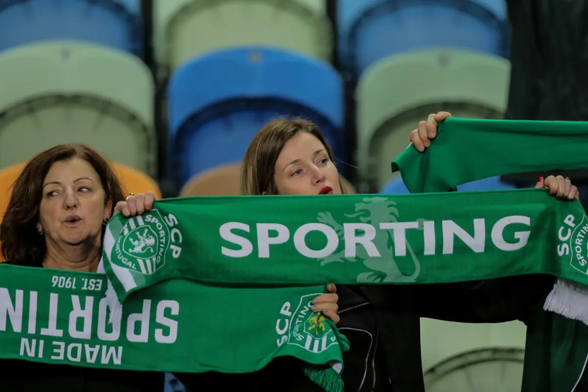 Jovens leões seguem em frente na Youth League