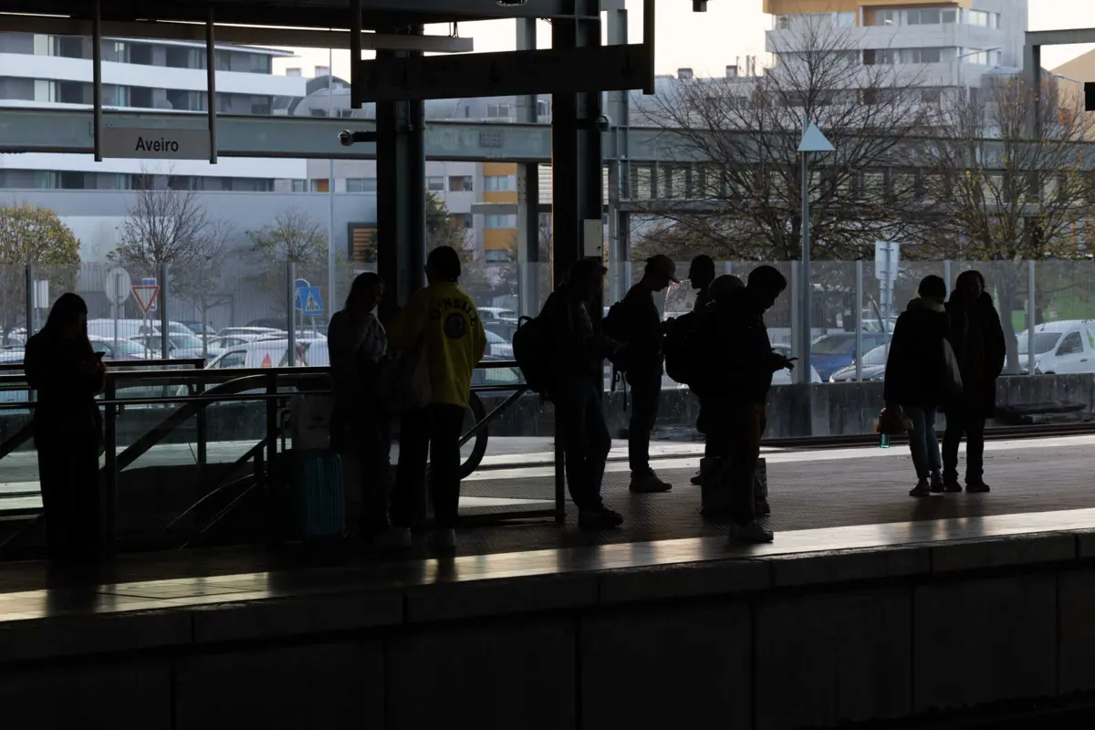 Nos urbanos do Porto, estavam programados 30 e foram suprimidos 14